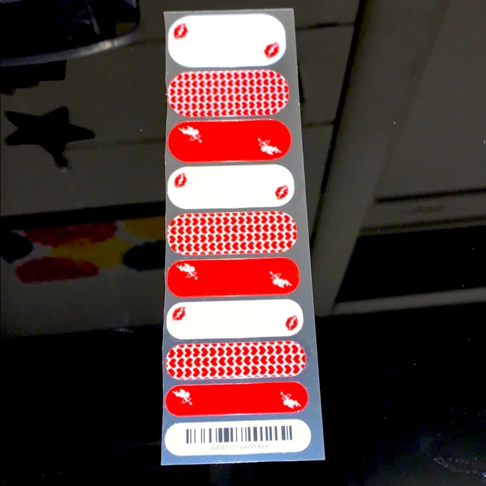 🌺 3/$6 Jamberry Nail Wraps-Half Sheet- Adult